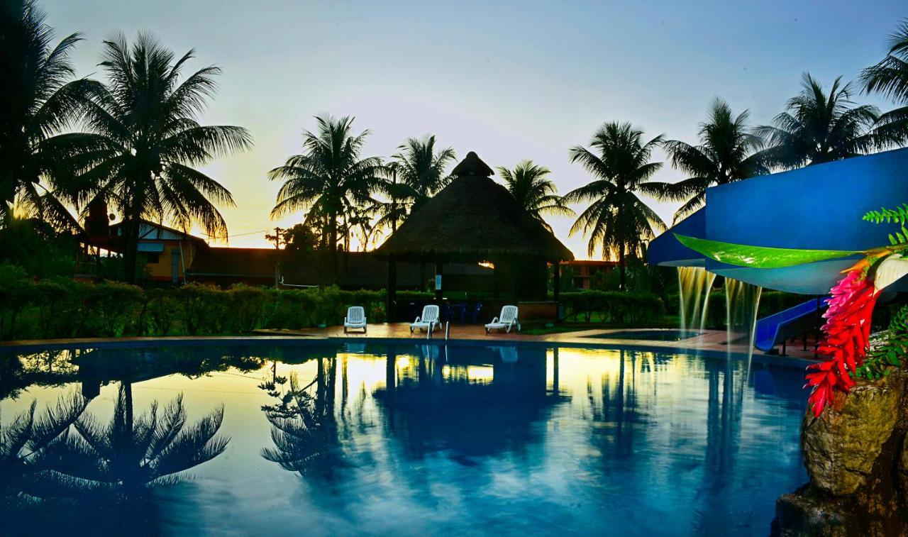Cesar'S Tropical Hotel 图纳里镇 外观 照片