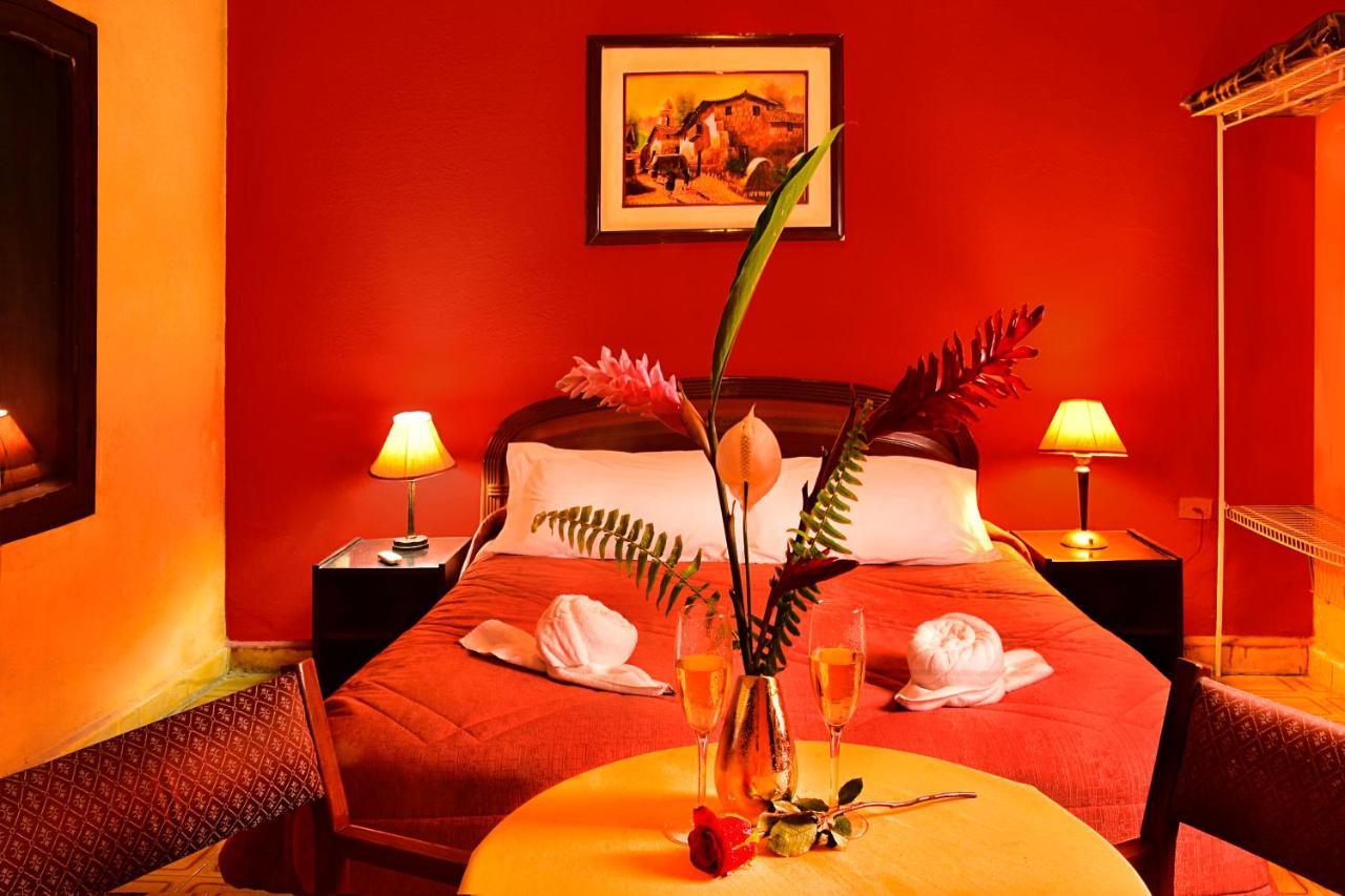 Cesar'S Tropical Hotel 图纳里镇 外观 照片