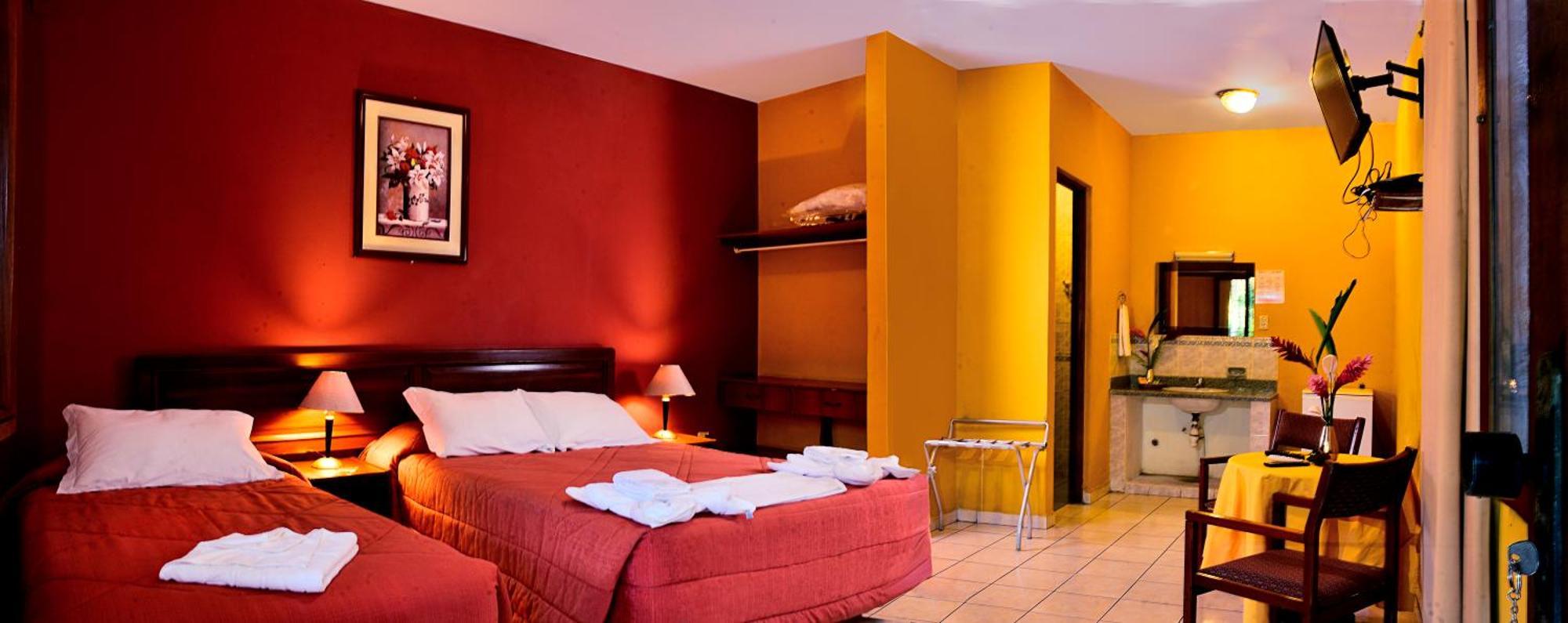 Cesar'S Tropical Hotel 图纳里镇 外观 照片